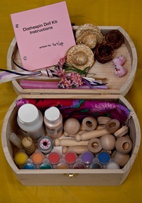 mamaurchinclothespindollkit