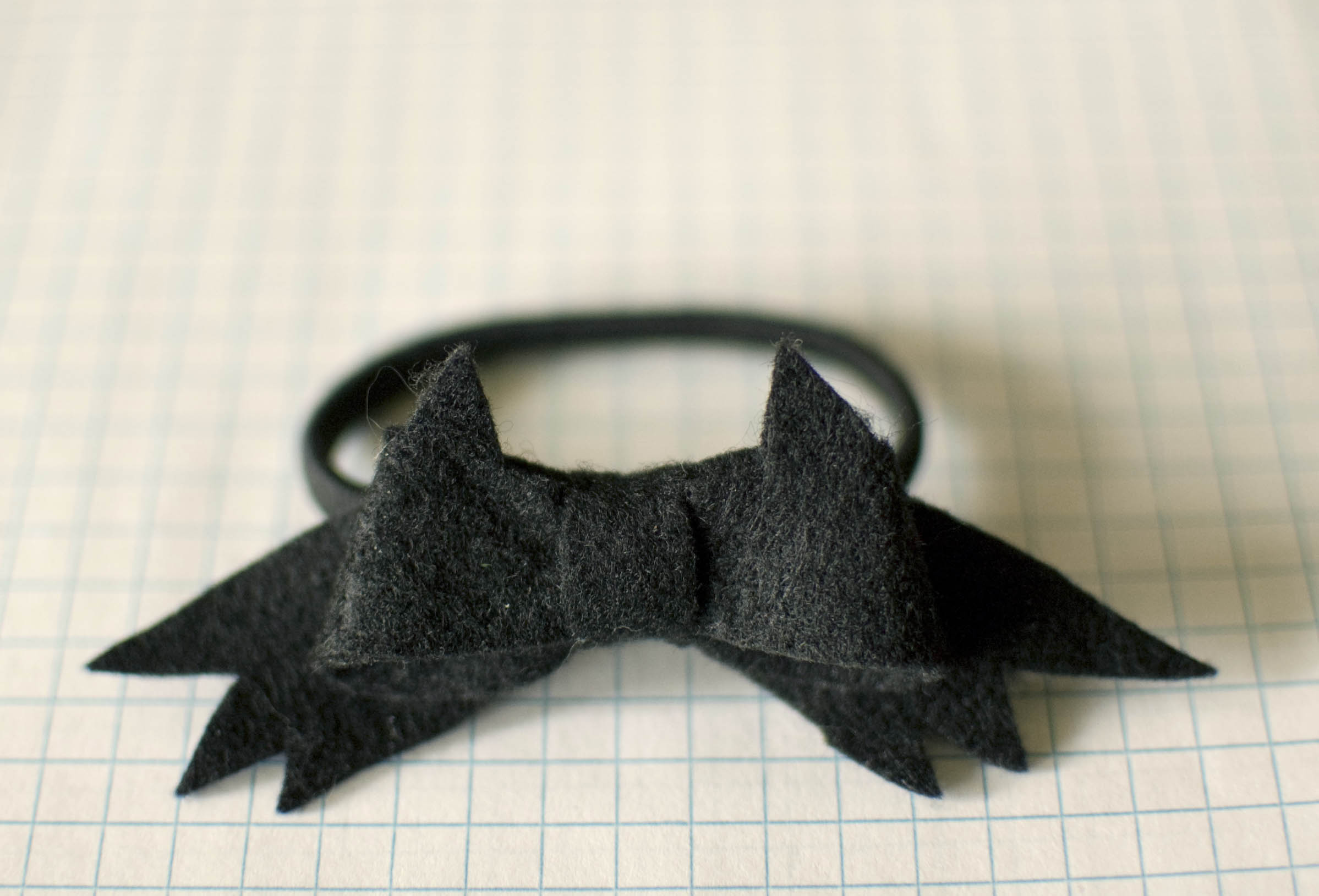 felt bat bow tutorial